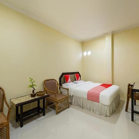 Oyo 1966 Bromo Hill Hotell Probolinggo Exteriör bild
