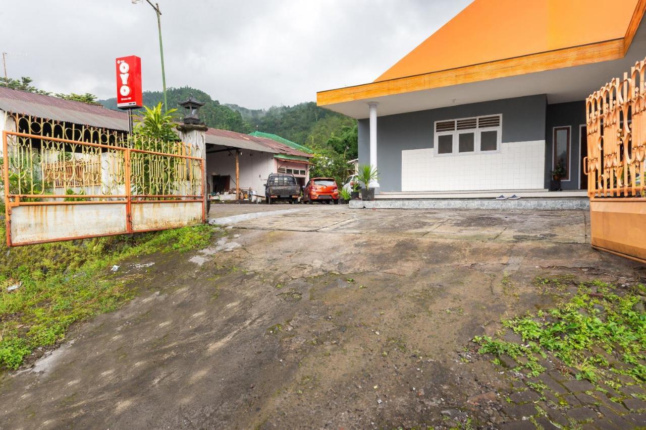 Oyo 1966 Bromo Hill Hotell Probolinggo Exteriör bild