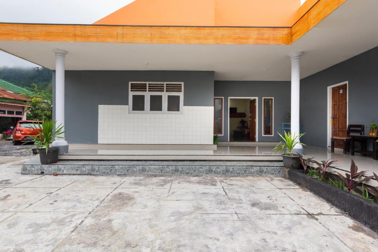 Oyo 1966 Bromo Hill Hotell Probolinggo Exteriör bild