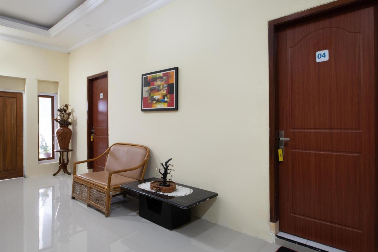 Oyo 1966 Bromo Hill Hotell Probolinggo Exteriör bild